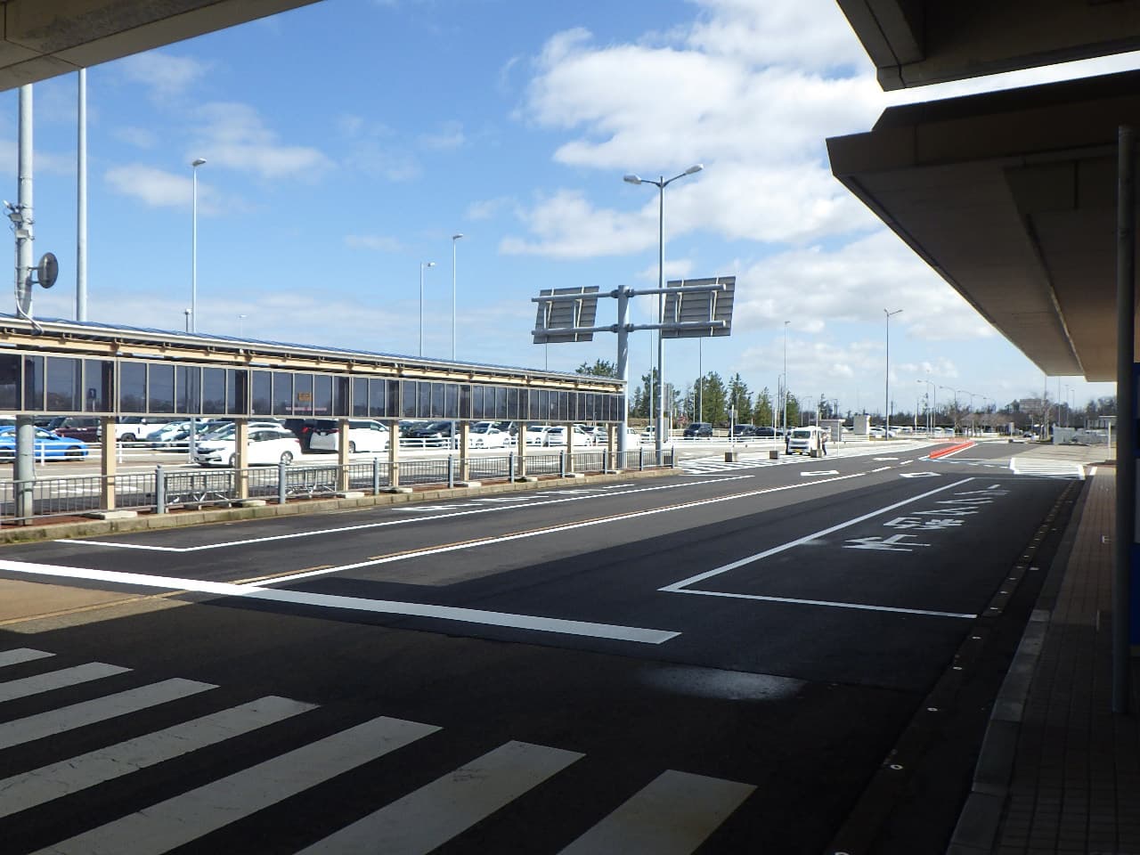 小松空港構内道路駐車場改良工事(その１)